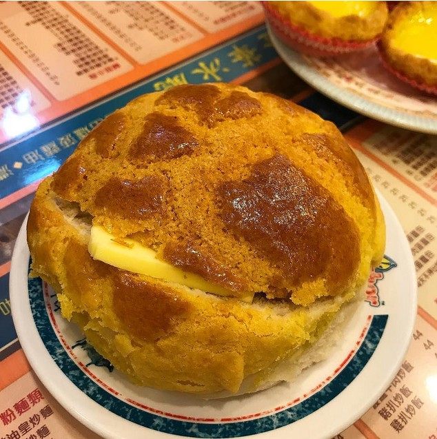 ☀️ Breakfast — Kam Wah Cafe (Pineapple Bun)